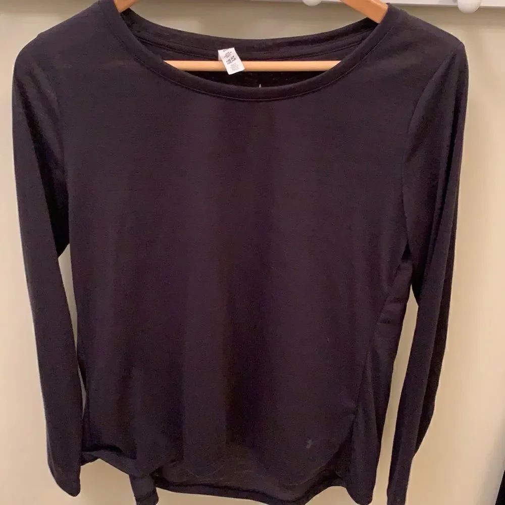 **final price**Under Armour tee